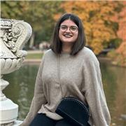 Historiadora imparte clases de Historia y apoyo en otras materias de ciencias sociales