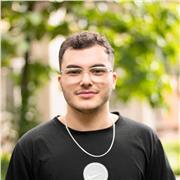 Profesor con experiencia en clases virtuales personalizadas