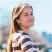 Insegno l'inglese in modo divertente ed efficace offrendo percorsi personalizzati per ogni esigenza.