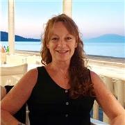 Profesora de Francés nativa con 4 años de experiencia impartiendo clases de refuerzo y, enseñando el idioma desde la base. Las clases irán dirigidas a un profesional que necesite este idioma en su carrera profesional, a estudiantes que tengan el francés c