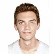 Estudiante universitario con alto nivel de inglés desde pequeño.