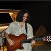 Studente al Conservatorio S. Cecilia di Roma offre lezioni di chitarra