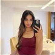 Estudiante universitaria en un grado bilingüe con excelente dominio del inglés y otros idiomas