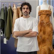 Laureato in fashion design, offro lezioni ed aiuto consegne accademiche