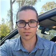 Studente di psicologia impartisce lezioni di filosofia, storia e letteratura italiana a liceali