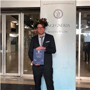 Insegnante di matematica impartisce lezioni private ai ragazzi