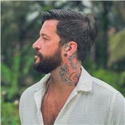 Elliot Hollins