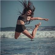 Profesora de ritmos latinos y acondicionamiento fisico