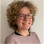 Cuento con varios años de experiencia como profesora de idiomas en academias, clases particulares y formación en empresas. 