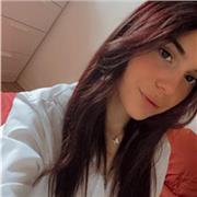 Étudiante en langues, donne cours particuliers dans les matières générales.