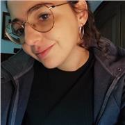 Laureata in lingue e culture moderne, impartisco lezioni di francese e inglese