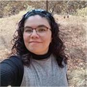 Maestra de español, con experiencia en oratoria, manejo de la voz y literatura