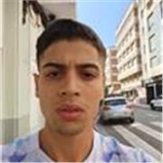 Estudiante de universidad que quiere compaginar sus estudios con un trabajo de apoyo escolar.