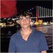 Estudiante de ingeniería con conocimientos medios de diédrico y axonometría en dibujo técnico para refuerzo.