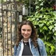 Profesora de teatro, historia y arte para todas las edades, con experiencia en niños y adultos.