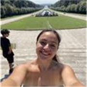 Studentessa di Medicina, offro ripetizioni di materie scientifiche (matematica, chimica, biologia) e di italiano/filosofia online.