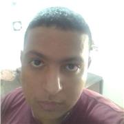 Me defino como un profesor dinámico con conocimiento en sociología y ciencias humanas