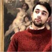 Laureando alla magistrale in filosofia ed etica, offre lezioni di filosofia e scienze umane