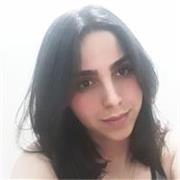 Professeure trilingue maîtrisant l’arabe, le français et l’anglais. 