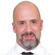 Insegnante di basso e teoria musicale impartisce lezioni unipersonali. Metodo personalizzato per ogni allievo