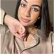 Diplomata al liceo classico, studio lettere classiche. Lo scopo è quello di mettere a proprio agio gli alunni e farli sentire capaci sfruttando a pieno le proprie capacità, che a volte vengono sottovalutate . Con determinazione e dedizione, si arriva ovun