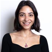 Friendly online English tutor helping you speak confidently and naturally