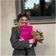 Offro lezioni ad alunni delle elementari, medie e superiori adattandole alle loro esigenze