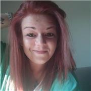 ragazza laureata in scienze dell'educazione, italiano, compiti di vario genere, disegno, arte, ecc, disponibile per aiutarti nella tua crescita fino