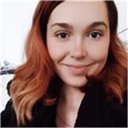 Studentessa universitaria con ottima conoscenza dell'inglese, paziente e che con metodo istruisce partendo dalle basi studenti delle scuole superiori