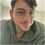 Insegnante di matematica, sono diplomato e studente universitario, la matematica= la mia passione