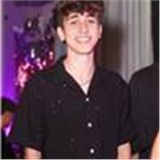 Ciao! Sono Alessandro e ho 21 anni. Sono iscritto a Storia e Culture Contemporanee presso l’Università di Modena.