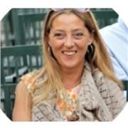 Esperta impartisce lezioni di disegno e pittura. Organizza inoltre incontri di arteterapia