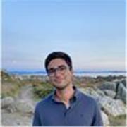 Hola. Soy un estudiante de ingeniería de caminos que se ofrece para dar clases particulares a niños y adolescentes, de matemáticas y física
