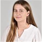 Profesora de español, catalán e inglés, tanto para extranjeros como para locales, apta para todas las edades y niveles
