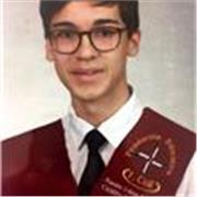 Estudiante de medicina que ha cursado bachillerato de ciencias, preparado para dar clases a primaria y eso