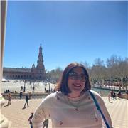 ¡Ofrezco clases de  en inglés y español! Soy una profesora alegre con muchas ansias de enseñar.