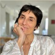 Insegnante con molta esperienza in scuola secondaria, universitari/ adulti e certificazioni Cambridge