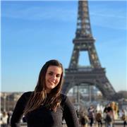 Profesora nativa de francés, con más de 8 años de experiencia enseñando francés, en escuela, universidad y clases particulares.