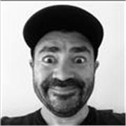 Profesor de teatro y experto en análisis de textos teatrales