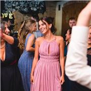 Offro lezioni private a ragazzi delle scuole medie e superiore da ormai 4 anni! Sono una ragazza responsabile e solare! Non solo lezioni di inglese ma anche di italiano o matematica base