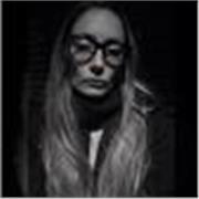 Profesora de Pilates, con experiencia en realización de clases presenciales y online