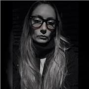 Profesora de Pilates, con experiencia en realización de clases presenciales y online