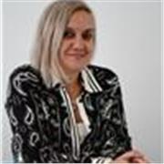 Filóloga de profesión, profesora y traductora de francés, con más de 15 años de experiencia en el sector de los seguros
