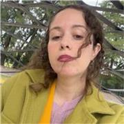 Profesora de molderia y diseño para emprendedores