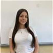 Soy muy amable, social y apta para enseñar niños/as de primaria.