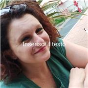 Laureata e specializzata per l'insegnamento, praticato singolarmente da anni. Counsellor formatrice e orientatrice