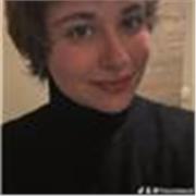 Laureata in pianoforte classico, impartisco lezioni di pianoforte classico e pop, teoria, solfeggio e armonia