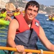 Nativo con altos conocimientos de la lengua Castellana