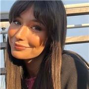 étudiante titulaire d'une licence en lettres modernes