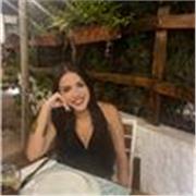Me considero una persona alegre, constante y muy responsable.
